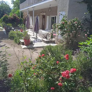  Villa Maison Calme Avec Piscine Entouree De Son Parc